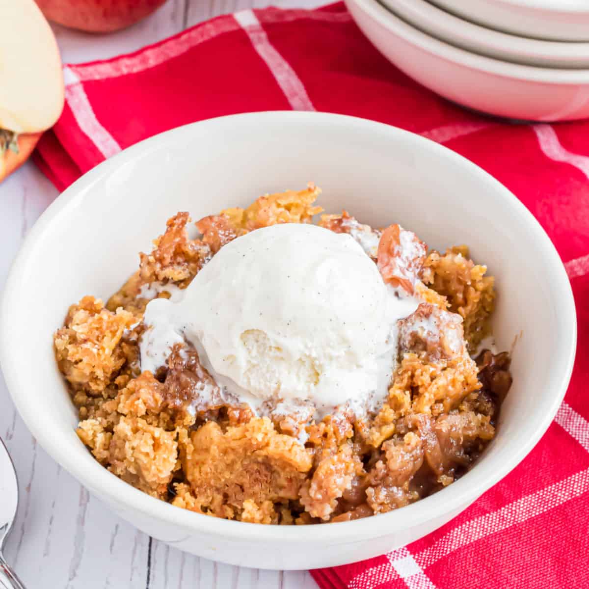 Slow Cooker Apple Cake