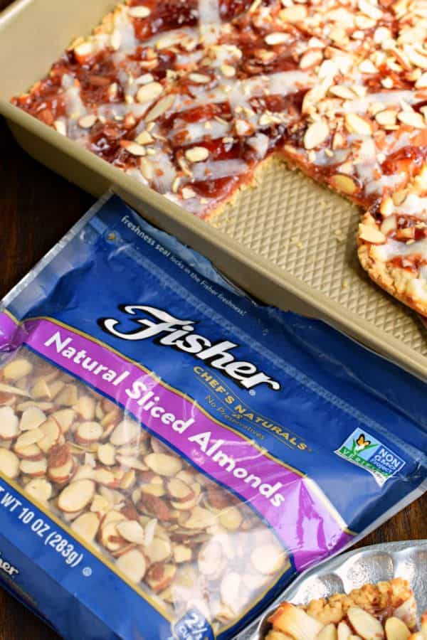 Chewy and crunchy Strawberry Almond Bars. Sweet and nutty, these are great for dessert or breakfast! #thinkfisher #sponsored