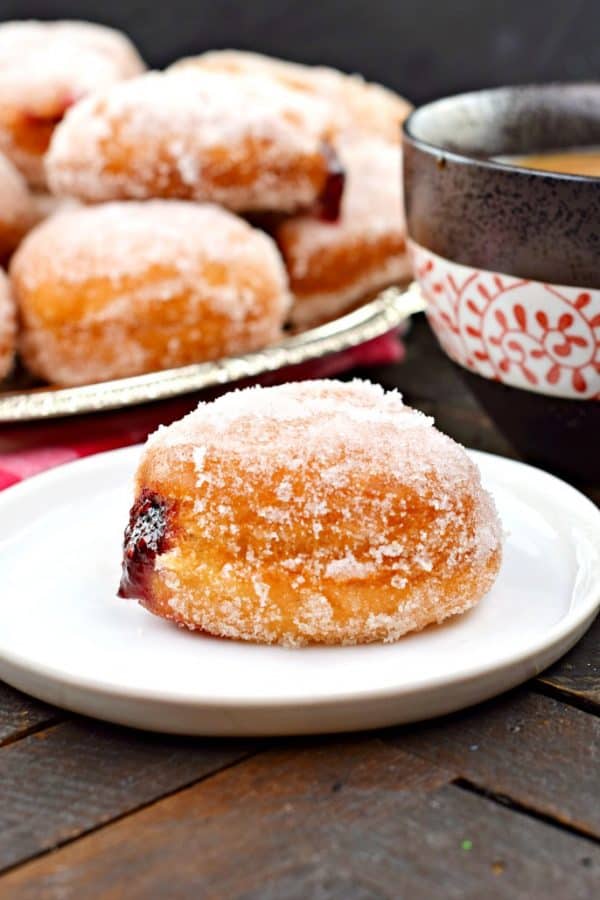 Jam filled Doughnuts #breakfast #doughnuts #donuts #princesscruises #ad #pastries #fromscratch #bakingrecipes