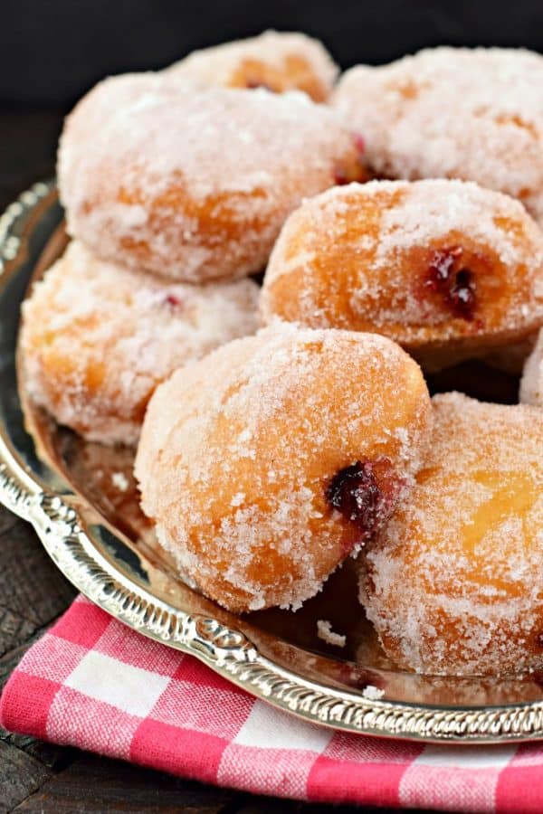 Jam filled Doughnuts #breakfast #doughnuts #donuts #princesscruises #ad #pastries #fromscratch #bakingrecipes