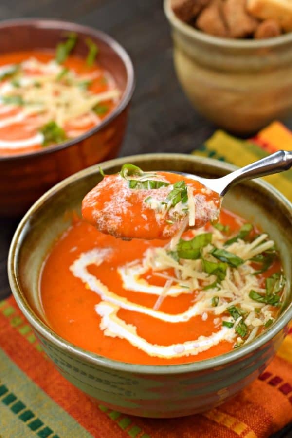 Roasted Tomato Soup #freshingredients #soup #comfortfood #tomatosoup #weeknightdinner 