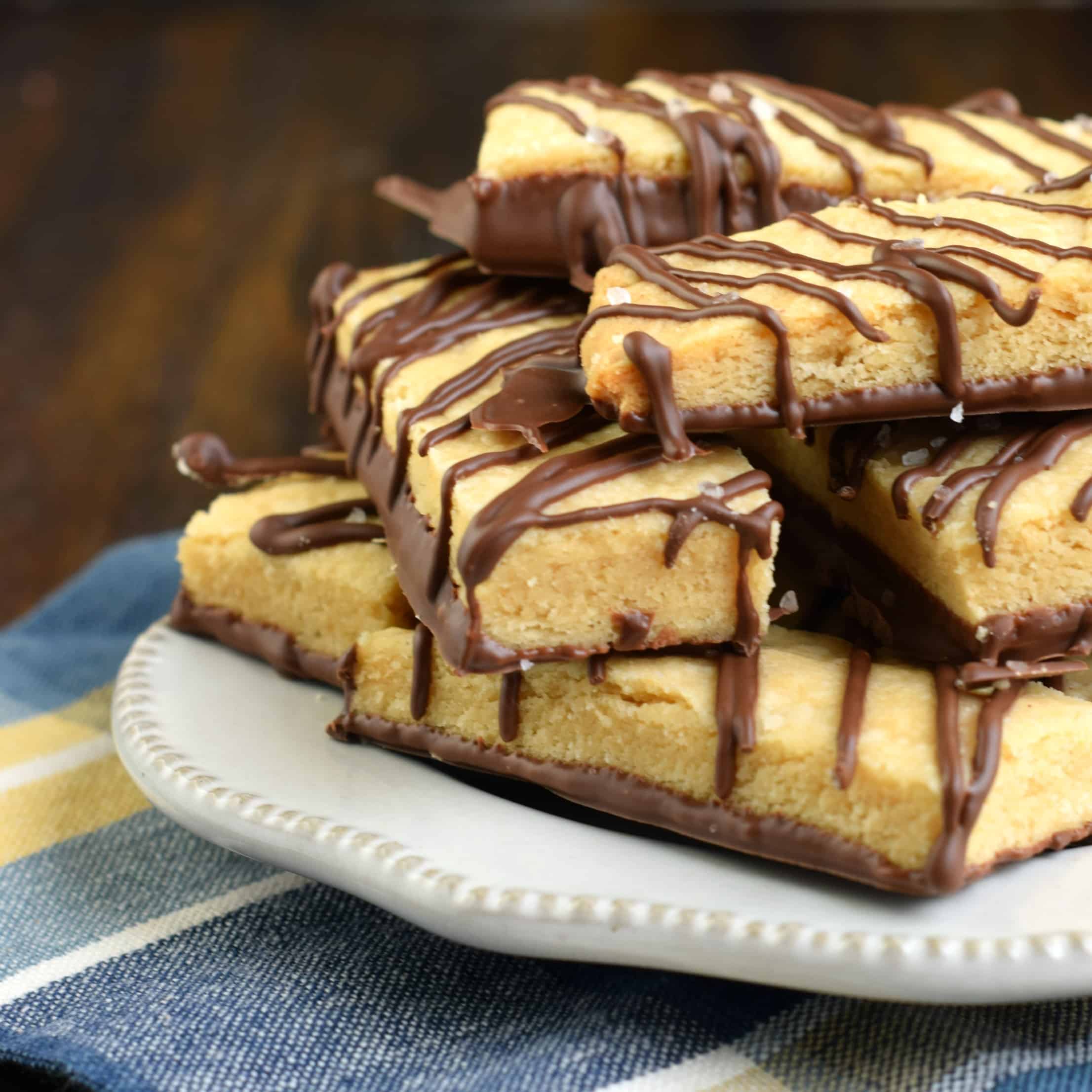 Delicious peanut butter and shortbread cookies on a plate.