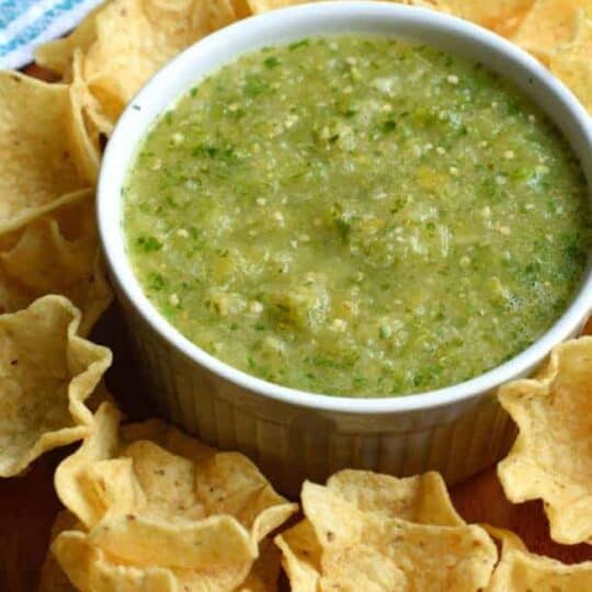 ct for pairing with tacos, enchiladas or a big bowl of chips! #tomatillosalsa #salsaverde #gameday #tortillachips #snacks #salsa