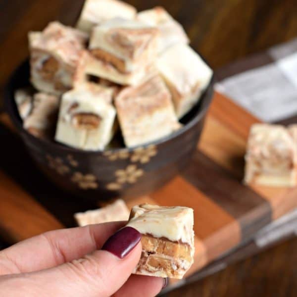 Vanilla Toffee Crunch Fudge recipe #christmascandy