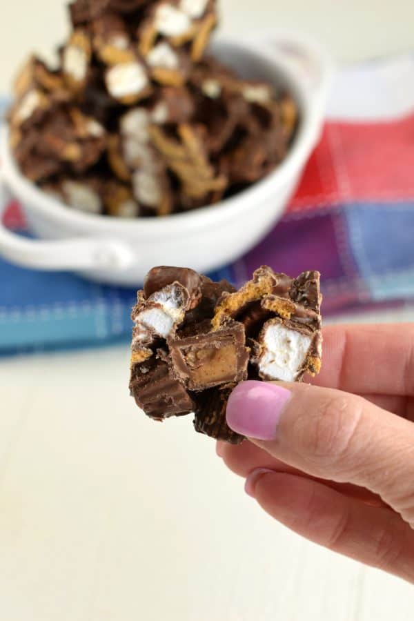 One piece of no bake peanut butter smores bars