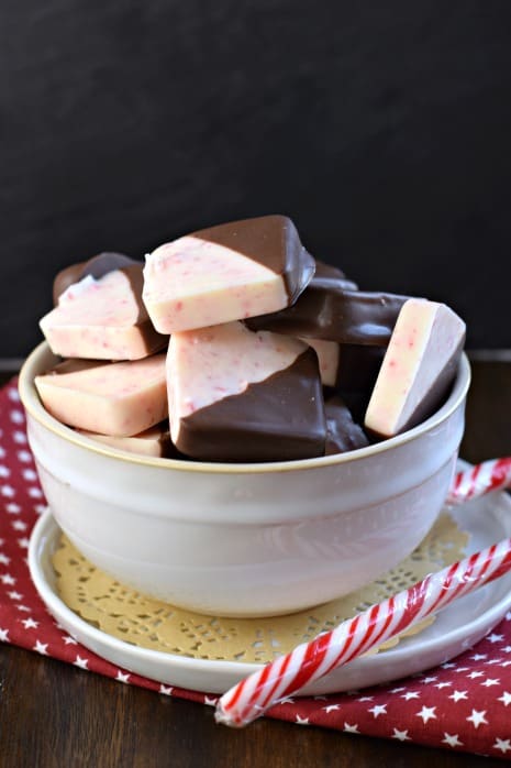 The BEST Peppermint Bark recipe is made with good quality chocolate, and dipped to perfection. You'll love this Christmas treat for yourself or to give as a gift!