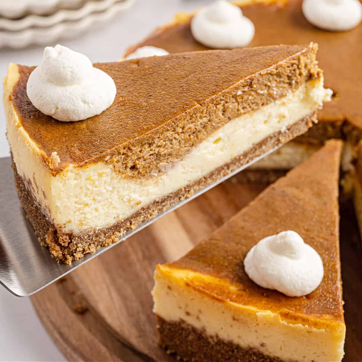 https://www.shugarysweets.com/wp-content/uploads/2019/10/pumpkin-pie-cheesecake-recipe.jpg