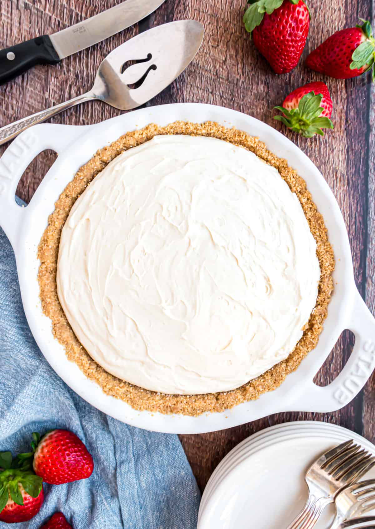 No bake cheesecake in a pie plate.