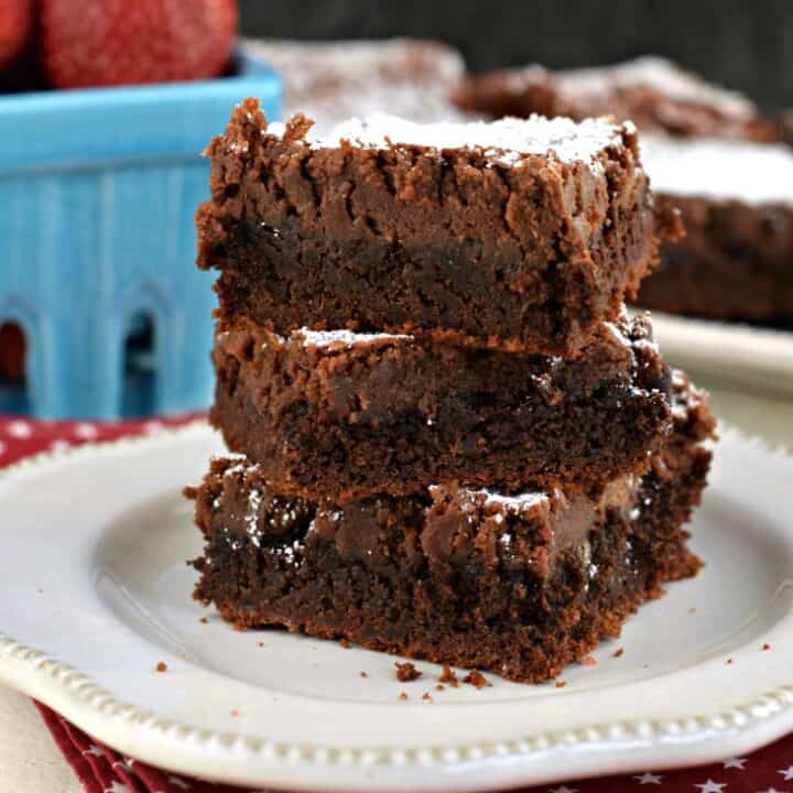 Gooey Chocolate Brownie Bars Recipe {Cake Mix Bars}