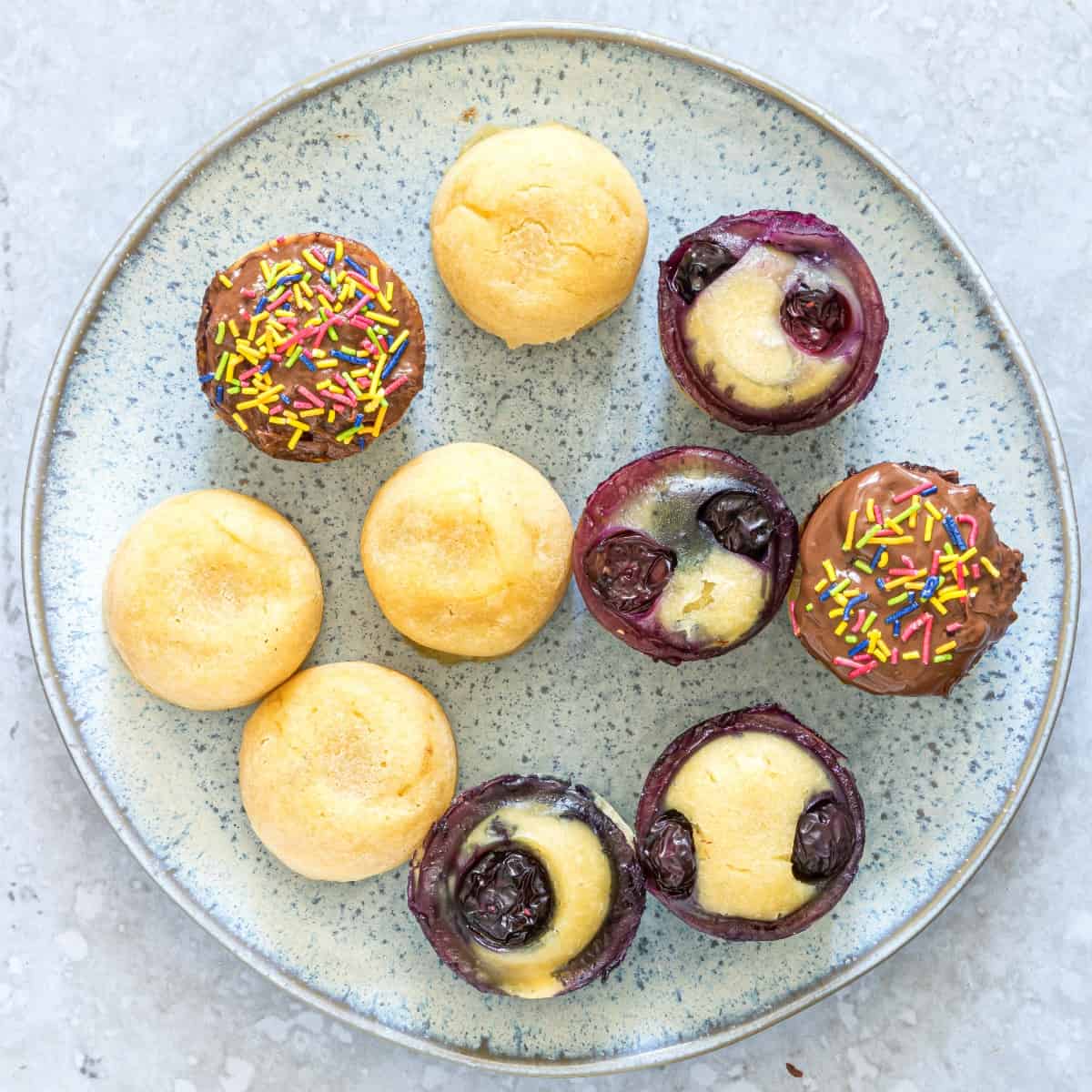 Pancake bites on a round plate.