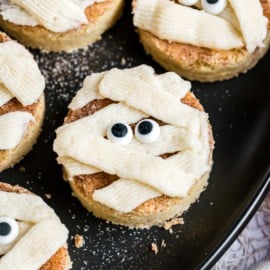 Who would turn down one of these adorable Snickerdoodle Blondie Bites? The chewiness of golden blondies meets the cinnamon sugar delight of snickerdoodle cookies in these bite sized treats.