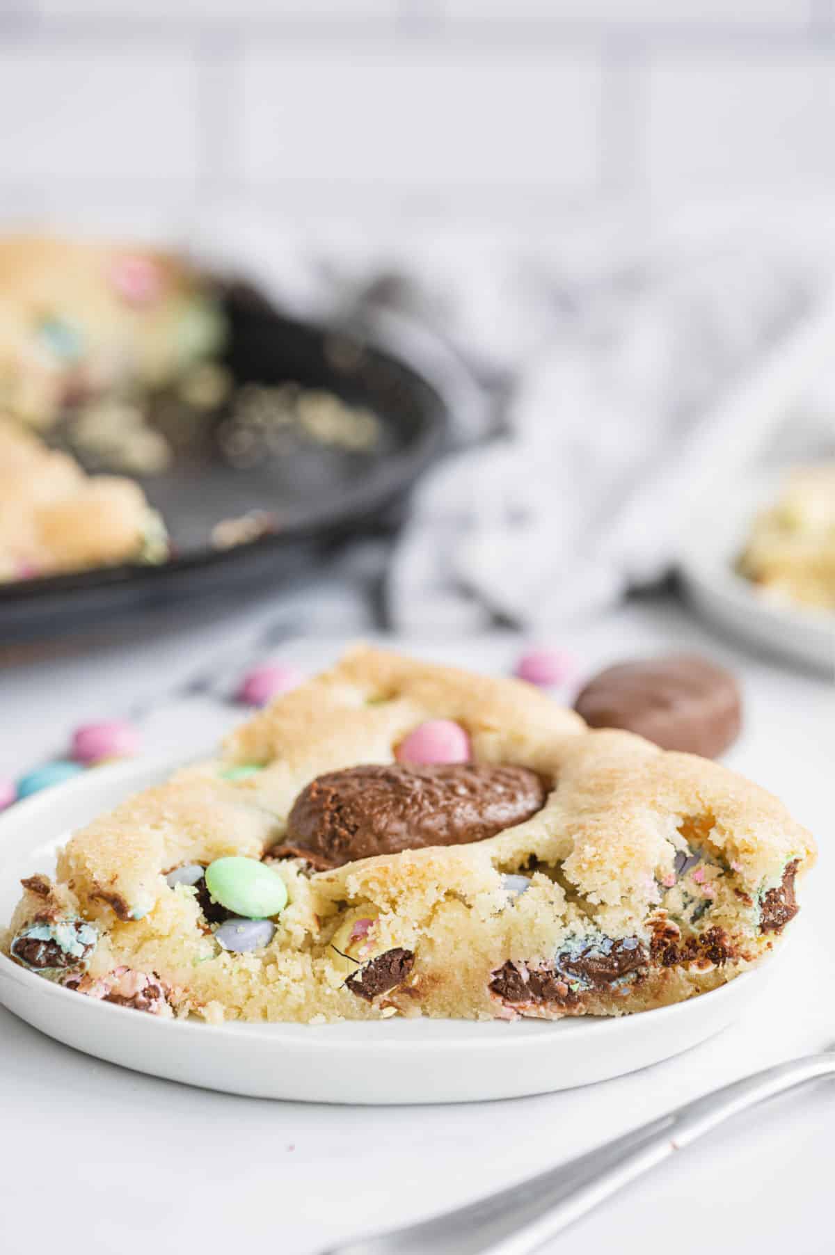 Chocolate Chip Pizookie Recipe - Shugary Sweets