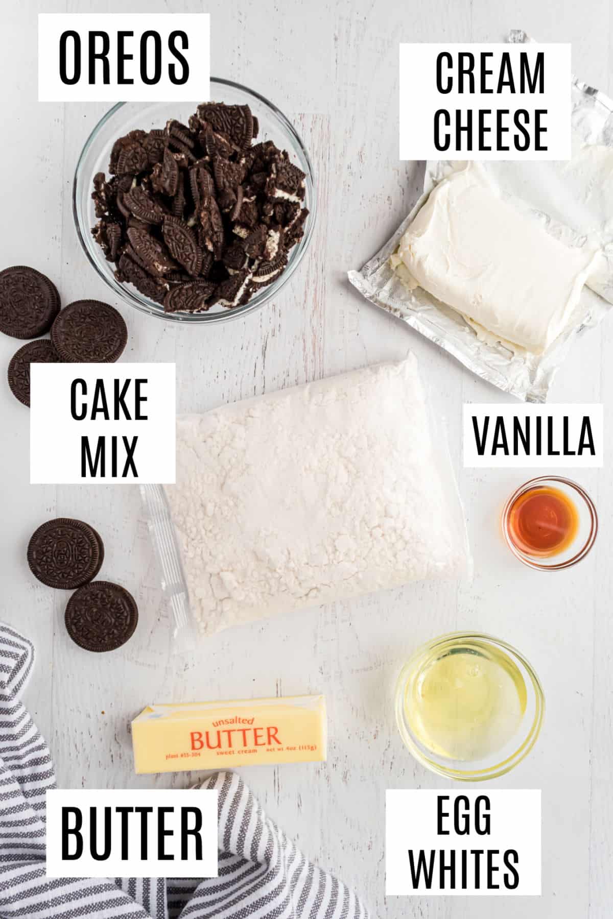 Ingredients needed to make oreo cream cheese cookies.