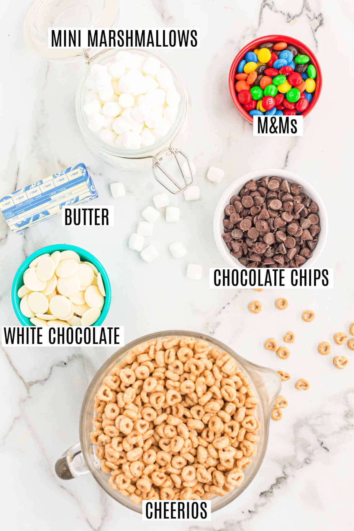 Ingredients needed to make cheerio bars.