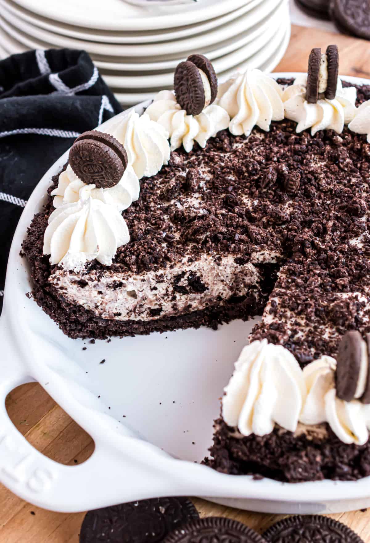 No bake oreo cheesecake with oreo pie crust.