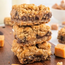 Caramelitas are a seriously scrumptious cookie bar recipe made with oats and a decadent layer of caramel and chocolate inside. These unforgettable cookie bars are easy to make and freezer-friendly.