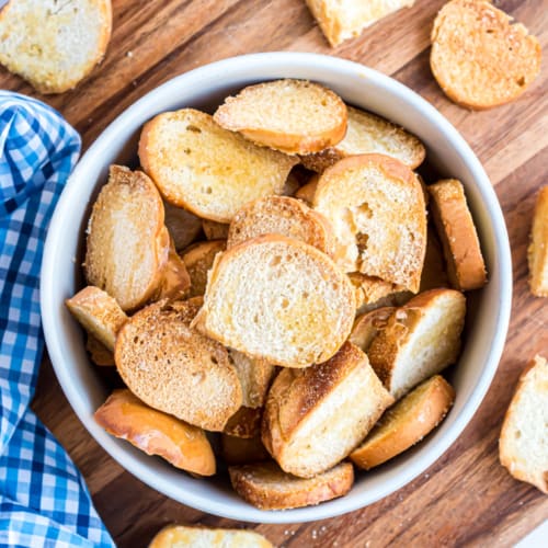 Homemade Bagel Chips are a great snack to dip, scoop, or munch on with your favorite dip. These crispy chips are simple to make and yet so addictive to eat. 