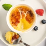 Rich and elegant, Creme Brulee is a crowd-pleasing dessert. A crunchy caramelized sugar topping with a silky vanilla custard and only 6 ingredients. 