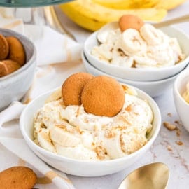 Think it must take a lot of work to make Magnolia Bakery Famous Banana Pudding? Think again! This recipe is so much easier than you’d expect and the results are out-of-this-world delicious.