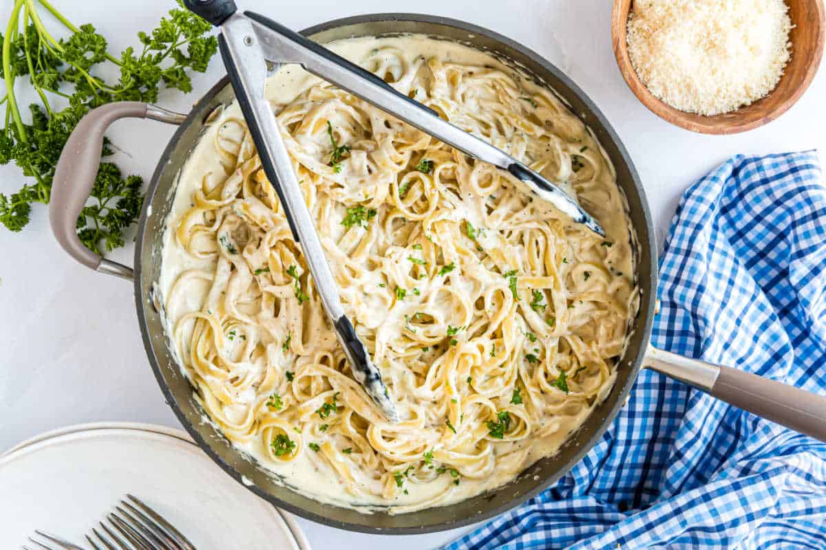Easy Alfredo Sauce Recipe - Shugary Sweets